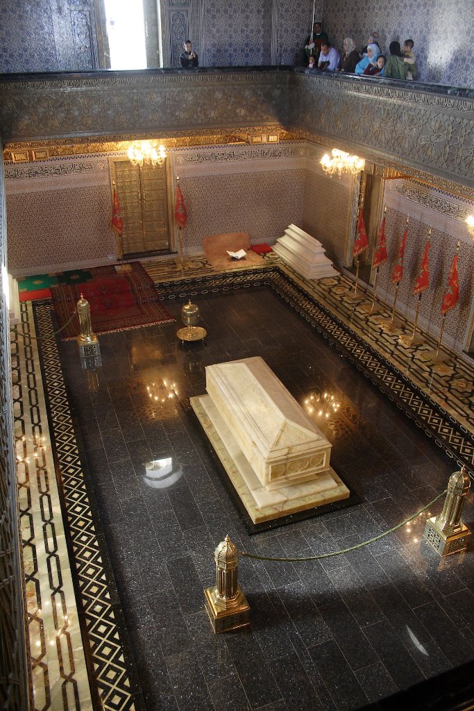 04-In the Mausoleum of Mohammed V.jpg - In the Mausoleum of Mohammed V